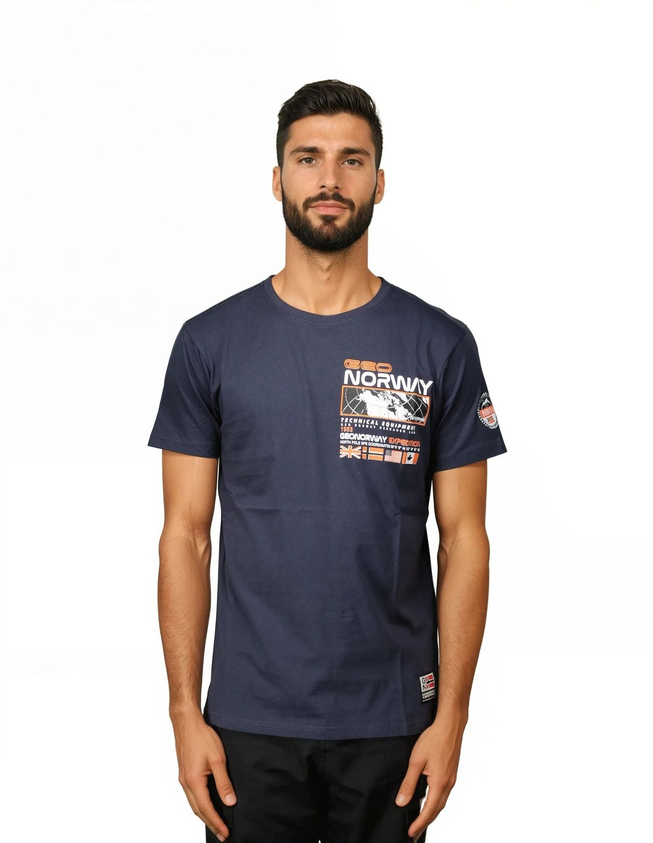 Geographical Norway JHOLME - Herren T-Shirt Kurzarm mit Flagge - Geographical Norway JHOLME_MEN_BLEU_CIEL_S_SDB-JHOLME_MEN_BLANC_S_SDB-JHOLME_MEN_BLEU_CIEL_M_SDB-.JHOLME_MEN_BLANC_M_SDB-JHOLME_MEN_BLEU_CIEL_L_SDB-JHOLME_MEN_BLANC_L_SDB-JHOLME_MEN_BLEU_CIEL_XL_SDB-JHOLME_MEN_BLANC_XL_SDB-JHOLME_MEN_BLEU_CIEL_XXL_SDB-JHOLME_MEN_BLANC_XXL_SDB