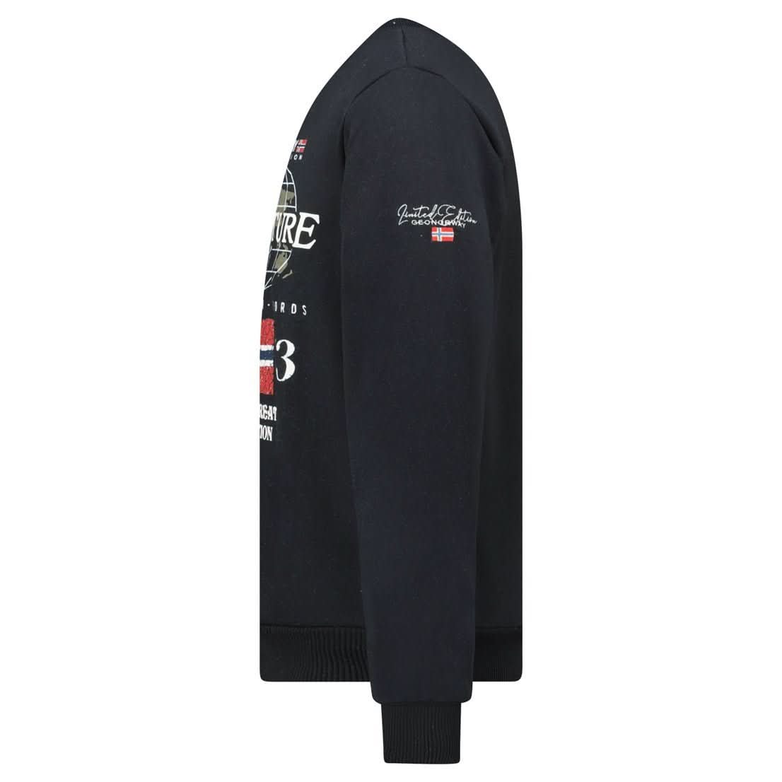 Geographical Norway Golkovitz Homme – Sweat avec Impressions et Drapeau - Geographical Norway GOLKOVITZ_MEN_NOIR_S_SDB-GOLKOVITZ_MEN_BLANC_S_SDB-GOLKOVITZ_MEN_NOIR_M_SDB-GOLKOVITZ_MEN_BLANC_M_SDB-GOLKOVITZ_MEN_NOIR_L_SDB-GOLKOVITZ_MEN_BLANC_L_SDB-GOLKOVITZ_MEN_NOIR_XL_SDB-GOLKOVITZ_MEN_BLANC_XL_SDB-GOLKOVITZ_MEN_NOIR_XXL_SDB-GOLKOVITZ_MEN_BLANC_XXL_SDB