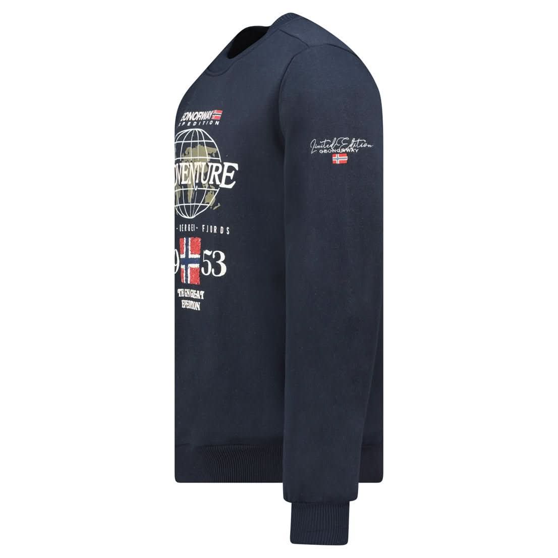 Geographical Norway Golkovitz Homme – Sweat avec Impressions et Drapeau - Geographical Norway GOLKOVITZ_MEN_NOIR_S_SDB-GOLKOVITZ_MEN_BLANC_S_SDB-GOLKOVITZ_MEN_NOIR_M_SDB-GOLKOVITZ_MEN_BLANC_M_SDB-GOLKOVITZ_MEN_NOIR_L_SDB-GOLKOVITZ_MEN_BLANC_L_SDB-GOLKOVITZ_MEN_NOIR_XL_SDB-GOLKOVITZ_MEN_BLANC_XL_SDB-GOLKOVITZ_MEN_NOIR_XXL_SDB-GOLKOVITZ_MEN_BLANC_XXL_SDB