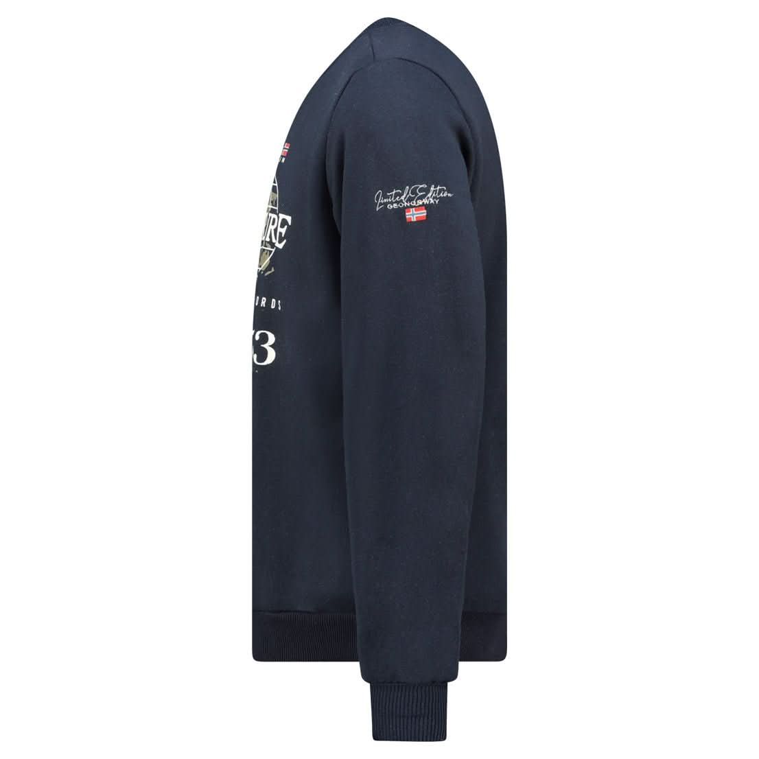 Geographical Norway Golkovitz Homme - Sweatshirt with Prints and Flag - Geographical Norway GOLKOVITZ_MEN_NOIR_S_SDB-GOLKOVITZ_MEN_BLANC_S_SDB-GOLKOVITZ_MEN_NOIR_M_SDB-GOLKOVITZ_MEN_BLANC_M_SDB-GOLKOVITZ_MEN_NOIR_L_SDB-GOLKOVITZ_MEN_BLANC_L_SDB-GOLKOVITZ_MEN_NOIR_XL_SDB-GOLKOVITZ_MEN_BLANC_XL_SDB-GOLKOVITZ_MEN_NOIR_XXL_SDB-GOLKOVITZ_MEN_BLANC_XXL_SDB
