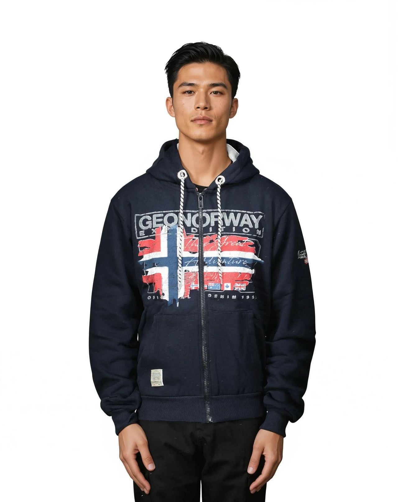 Geographical Norway GRUSTY Homme - Kapuzenpullover mit Aufdrucken und Flagge - Geographical Norway GRUSTY_MEN_MARINE_S_SDB-GRUSTY_MEN_BLANC_S_SDB-GRUSTY_MEN_MARINE_M_SDB-.GRUSTY_MEN_BLANC_M_SDB-GRUSTY_MEN_MARINE_L_SDB-GRUSTY_MEN_BLANC_L_SDB-GRUSTY_MEN_MARINE_XL_SDB-GRUSTY_MEN_BLANC_XL_SDB-GRUSTY_MEN_MARINE_XXL_SDB-GRUSTY_MEN_BLANC_XXL_SDB