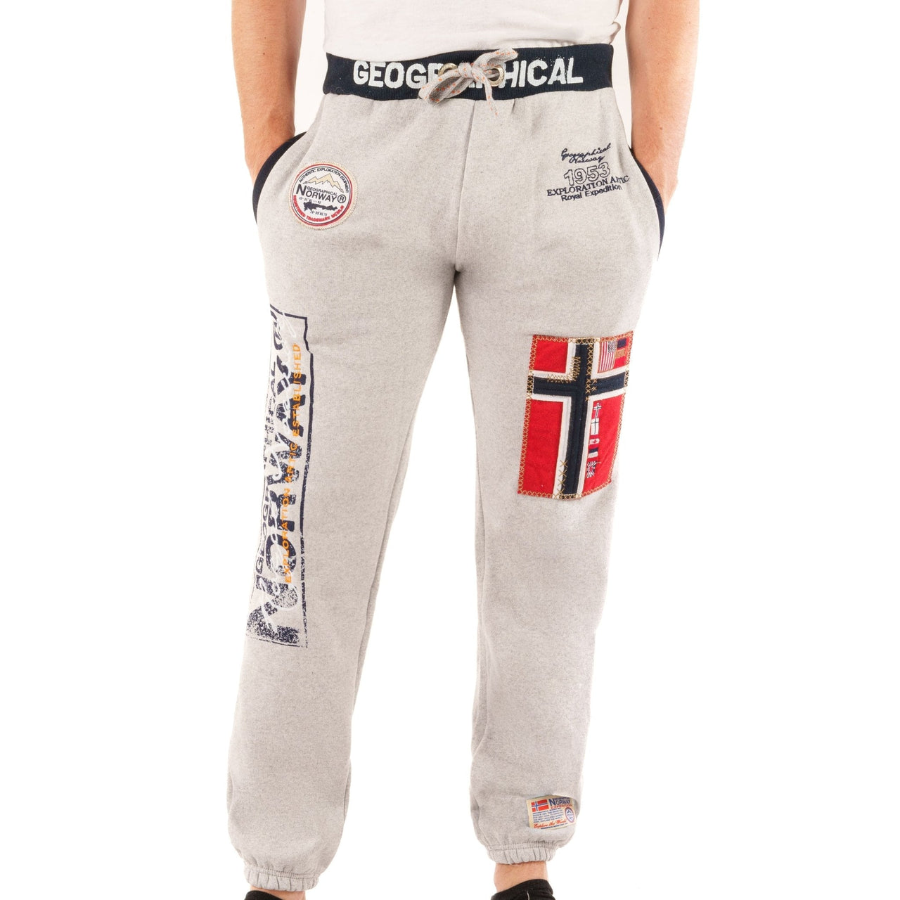 Geographical Norway Geográfica Myer Hombre - Pantalones jogging hombre - Geographical Norway MYER_MEN_MARINE_SDB-MYER_MEN_NOIR_S_S_SDB-MYER_MEN_GRIS_CLAIR_SDB-MYER_MEN_BLANC_L_SDB-MYER_MEN_TURQUOISE_L_SDB-MYER_MEN_GRIS_FONCE_S_SDB-MYER_MEN_MARINE_M_SDB-MYER_MEN_NOIR_M_SDB-MYER_MEN_TURQUOISE_M_SDB-MYER_MEN_GRIS_CLAIR_M_SDB