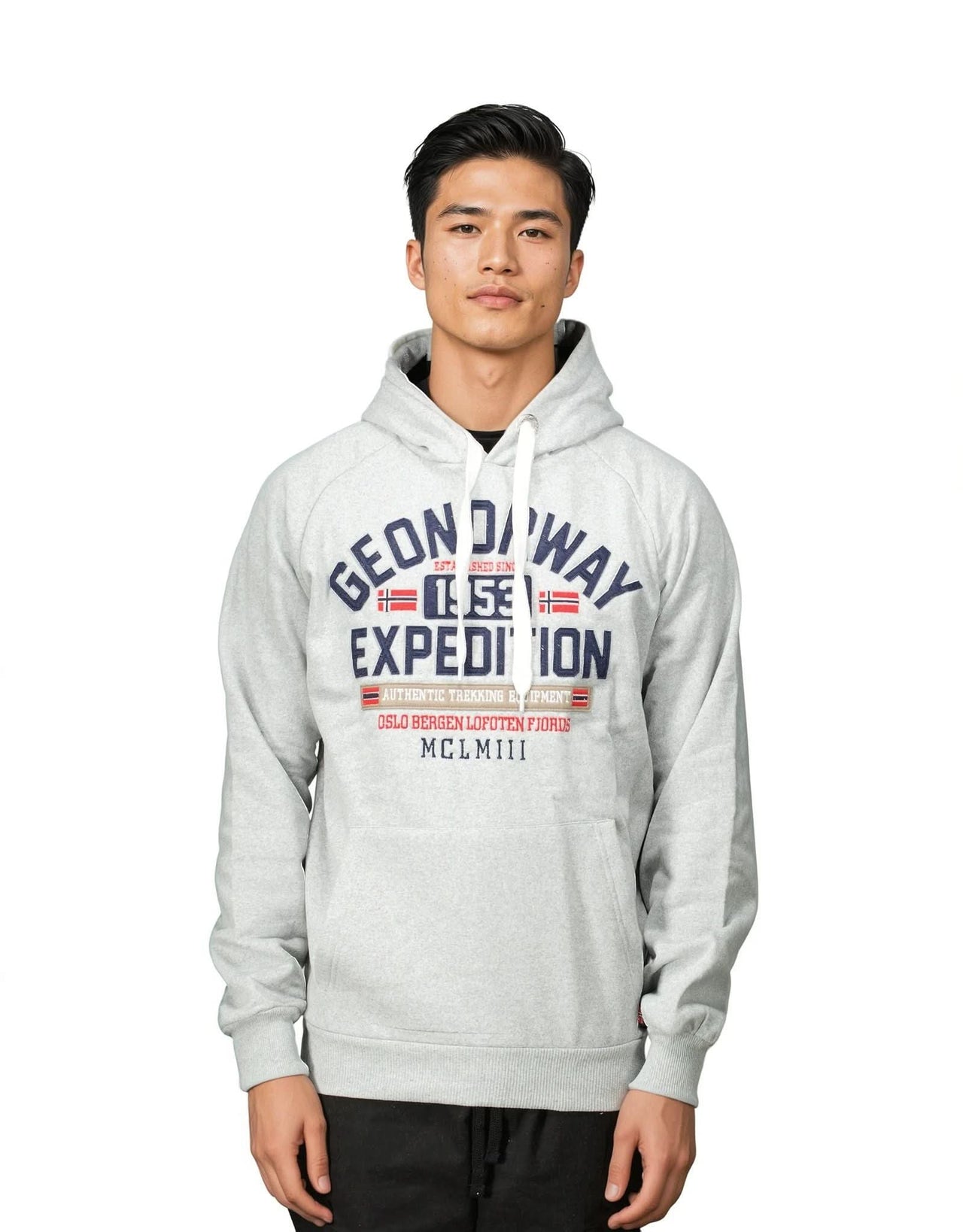 Geographical Norway GERMANITO - Sweat à Capuche Homme avec Impression et Drapeau - Geographical Norway GERMANITO_MEN_NOIR_S_SDB-GERMANITO_MEN_NOIR_M_SDB-GERMANITO_MEN_MARINE_M_SDB-GERMANITO_MEN_MARINE_S_SDB-GERMANITO_MEN_ROUGE_S_SDB-GERMANITO_MEN_KAKI_M_SDB-GERMANITO_MEN_KAKI_S_SDB-GERMANITO_MEN_ROUGE_M_SDB-GERMANITO_MEN_GRIS_CLAIR_M_SDB-GERMANITO_MEN_GRIS_CLAIR_S_SDB