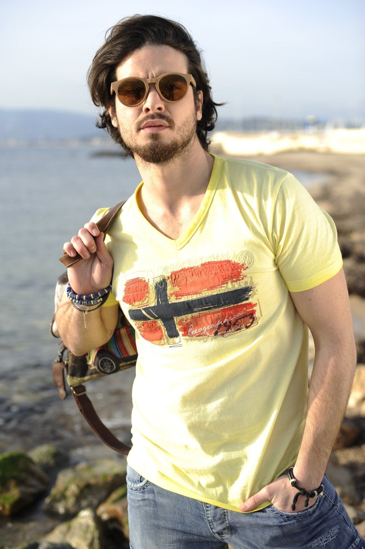 Geographical Norway Joasis Uomo - T-shirt con scollo a V - Geographical Norway JOASIS_MEN_GRIS_CLAIR_SDB-JOASIS_MEN_GRIS_CLAIR_M_SDB-JOASIS_MEN_GRIS_CLAIR_L_SDB-JOASIS_MEN_GREY_LIGHT_XL_SDB-JOASIS_MEN_GREY_LIGHT_XXL_SDB-JOASIS_MEN_GREY_LIGHT_3XL_SDB-JOASIS_MEN_BEIGE_M_SDB-JOASIS_MEN_BEIGE_L_SDB-JOASIS_MEN_BEIGE_XL_SDB-JOASIS_MEN_BEIGE_XXL_SDB