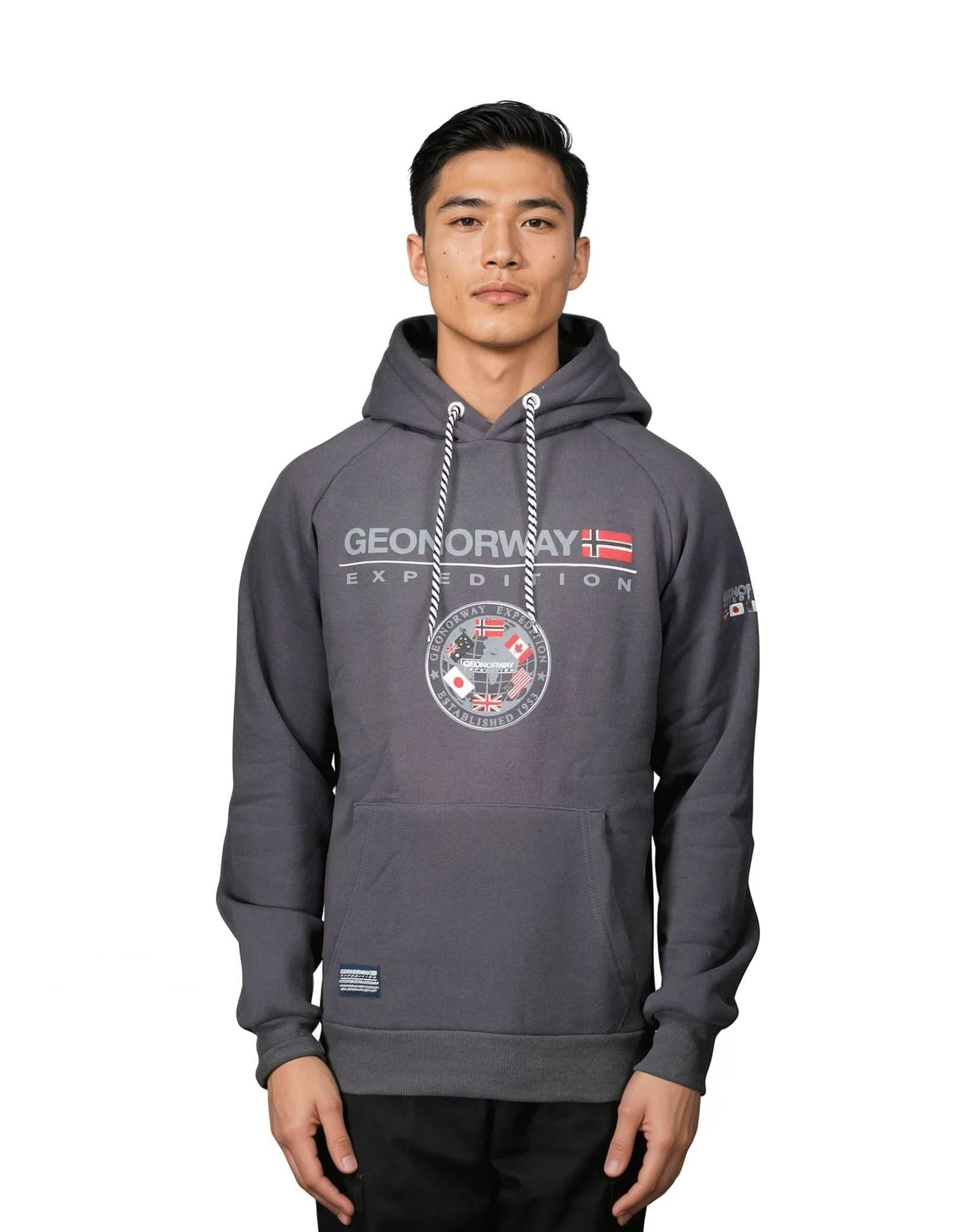 Geographical Norway GVICK Homme - Kapuzenpullover mit Aufdrucken und Flagge - Geographical Norway GVICK_MEN_NOIR_S_SDB-GVICK_MEN_NOIR_MSDB-GVICK_MEN_NOIR_L_SDB-.GVICK_MEN_SCHWARZ_XL_SDB-GVICK_MEN_SCHWARZ_XXL_SDB-GVICK_MEN_SCHWARZ_3XL_SDB-GVICK_MEN_GRIS_FONCE_S_SDB-GVICK_MEN_GRIS_FONCE_M_SDB-GVICK_MEN_GRIS_FONCE_SDB-GVICK_MEN_GRIS_FONCE_XL_SDB