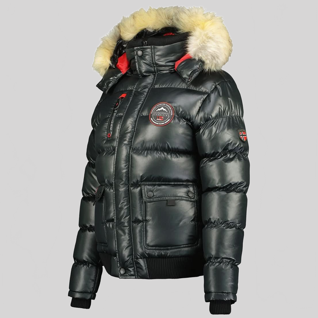 Geographical Norway Bugs Donna - Giacca imbottita con tasche piatte, Tasca con cerniera e cappuccio rimovibile - Geographical Norway BUGS_LADY_MARINE_SDB-BUGS_LADY_ROUGE_SDB-BUGS_LADY_NOIR_SDB-BUGS_LADY_MARINE_M_SDB-BUGS_LADY_RED_M_SDB-BUGS_LADY_BLACK_M_SDB-BUGS_LADY_MARINE_L_SDB-BUGS_LADY_RED_L_SDB-BUGS_LADY_BLACK_L_SDB-BUGS_LADY_MARINE_XL_SDB