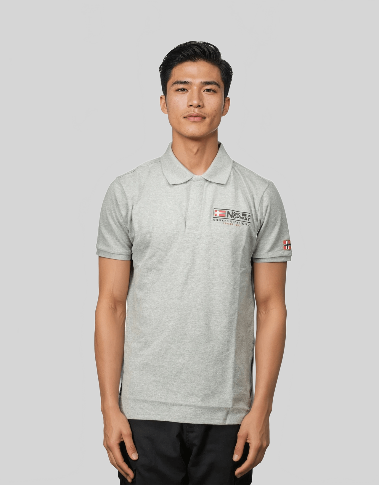 Geographical Norway Geográfica KOFFROY Hombre - Polo Manga Corta 100% Algodón - Geographical Norway KOFFROY_MEN_GRIS_CLAIR_S_SDB-KOFFROY_MEN_GRIS_CLAIR_M_SDB-KOFFROY_MEN_GRIS_CLAIR_L_SDBKOFFROY_MEN_GRIS_CLAIR_XL_SDB-KOFFROY_MEN_GRIS_CLAIR_XXL_SDB-KOFFROY_MEN_GRIS_CLAIR_3XL_SDB-KOFFROY_MEN_NOIR_S_S_SDB-KOFFROY_MEN_NOIR_M_SDB-KOFFROY_MEN_NOIR_L_SDB-KOFFROY_MEN_NOIR_XL_SDB