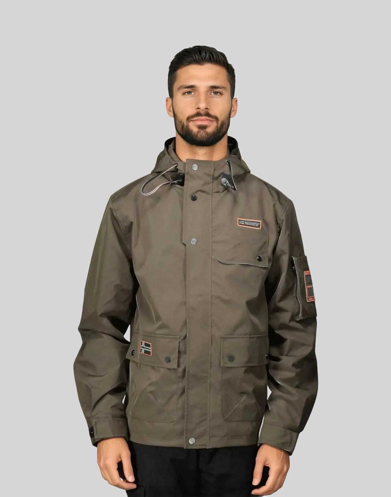 Geographical Norway BAKIROU Homme - Spring Jacket avec Capuche - Geographical Norway BAKIROU_MEN_KAKI_S_SDB-BAKIROU_MEN_KAKI_M_SDB-BAKIROU_MEN_KAKI_L_SDB-BAKIROU_MEN_KAKI_XL_SDB-BAKIROU_MEN_KAKI_XXL_SDB-BAKIROU_MEN_KAKI_3XL_SDB-BAKIROU_MEN_NOIR_S_SDB-BAKIROU_MEN_NOIR_M_SDB-BAKIROU_MEN_NOIR_L_SDB-BAKIROU_MEN_NOIR_XL_SDB