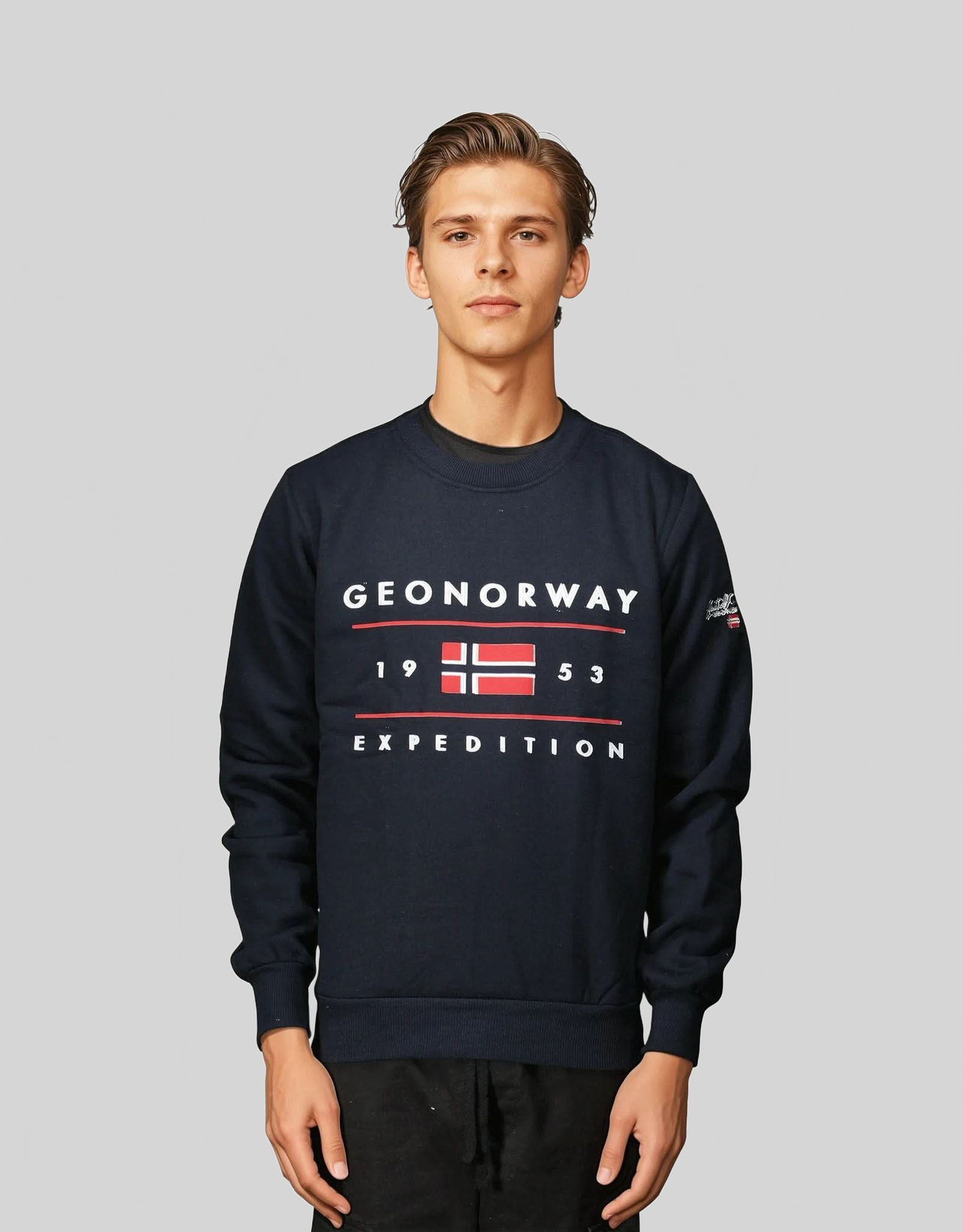 Geographical Norway GEZOLO Homme – Sweat à capuche avec Impressions et Drapeau - Geographical Norway GEZOLO_MEN_MARINE_S_SDB-GEZOLO_MEN_NOIR_S_SDB-GEZOLO_MEN_GRIS_CLAIR_S_SDB-GEZOLO_MEN_MARINE_M_SDB-GEZOLO_MEN_GRIS_CLAIR_M_SDB-GEZOLO_MEN_NOIR_M_SDB-GEZOLO_MEN_MARINE_L_SDB-GEZOLO_MEN_GRIS_CLAIR_L_SDB-GEZOLO_MEN_NOIR_L_SDB-GEZOLO_MEN_GRIS_CLAIR_XL_SDB