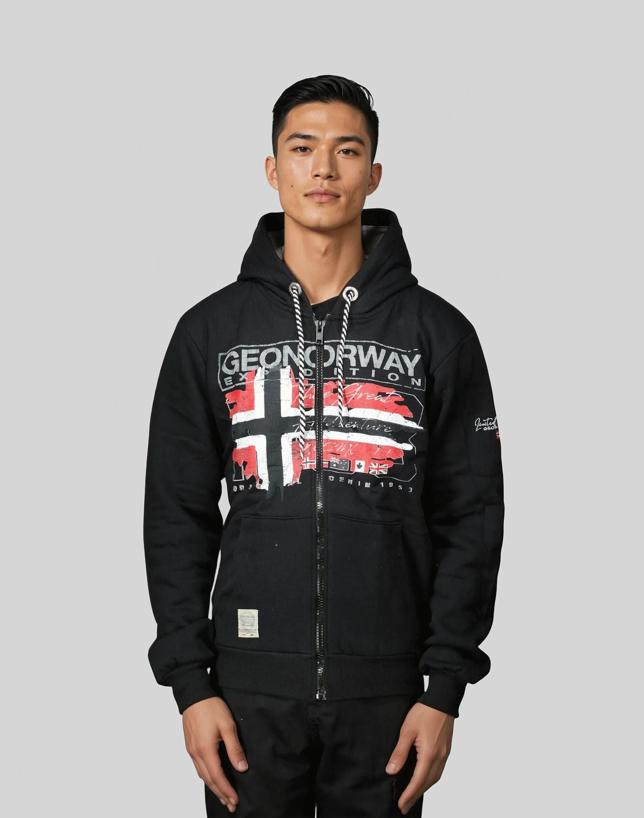 Geographical Norway GRUSTY Hombre - Sudadera con capucha con estampados y bandera - Geographical Norway GRUSTY_MEN_MARINE_S_SDB-GRUSTY_MEN_BLANC_S_SDB-GRUSTY_MEN_MARINE_M_SDB-GRUSTY_MEN_WHITE_M_SDB-GRUSTY_MEN_MARINE_L_SDB-GRUSTY_MEN_WHITE_L_SDB-GRUSTY_MEN_MARINE_XL_SDB-GRUSTY_MEN_WHITE_XL_SDB-GRUSTY_MEN_MARINE_XXL_SDB-GRUSTY_MEN_WHITE_XXL_SDB