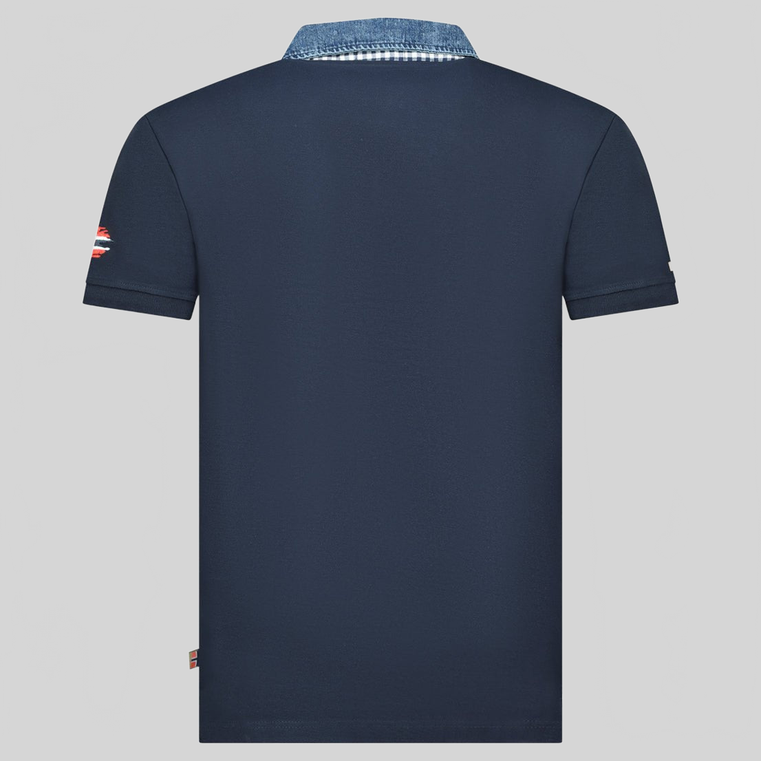 Geographical Norway Kerwin Homme - Polo avec poche, imprimés et détails drapeaux - Geographical Norway KERWIN_MEN_BLANC_CASSE_S_SDB-KERWIN_MEN_NOIR_S_SDB-KERWIN_MEN_MARINE_S_SDB-KERWIN_MEN_GRIS_CLAIR_S_SDB-KERWIN_MEN_BLANC_CASSE_M_SDB-KERWIN_MEN_MARINE_M_SDB-KERWIN_MEN_GRIS_CLAIR_M_SDB-KERWIN_MEN_NOIR_M_SDB-KERWIN_MEN_BLANC_CASSE_L_SDB-KERWIN_MEN_GRIS_CLAIR_L_SDB