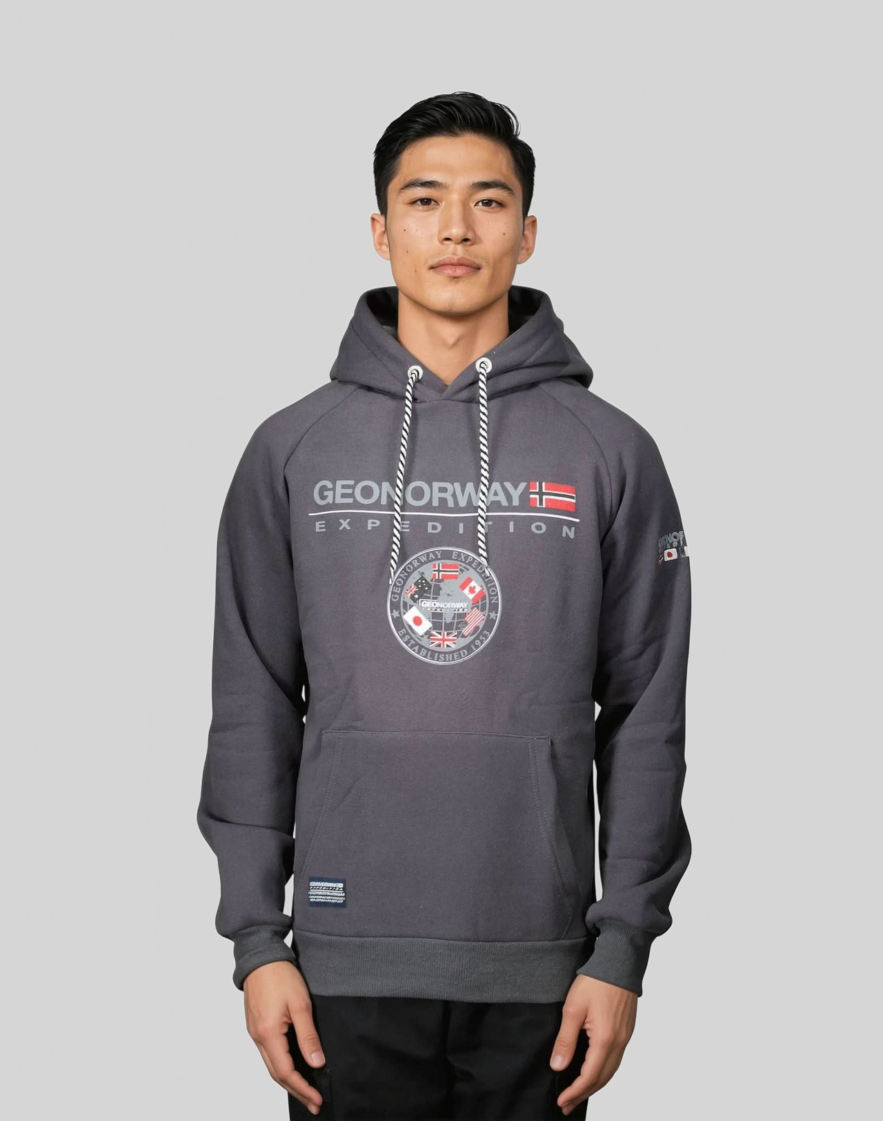 Geographical Geographical Norway GVICK Hombre - Sudadera con capucha con estampados y bandera - Geographical Norway GVICK_MEN_NOIR_SDB-GVICK_MEN_NOIR_M_SDB-GVICK_MEN_NOIR_L_SDB-GVICK_MEN_NOIR_XL_SDB-GVICK_MEN_NOIR_XXL_SDB-GVICK_MEN_NOIR_3XL_SDB-GVICK_MEN_GRIS_FONCE_S_S_SDB-GVICK_MEN_GRIS_FONCE_M_SDB-GVICK_MEN_GRIS_FONCE_L_SDB-GVICK_MEN_GRIS_FONCE_XL_SDB