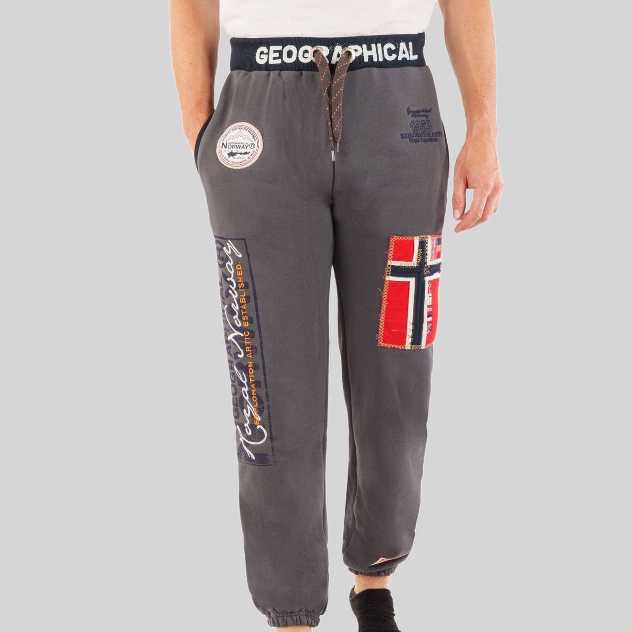 Geographical Norway Myer Men - Pantaloni da jogging da uomo - Geographical Norway MYER_MEN_MARINE_SDB-MYER_MEN_NOIR_S_SDB-MYER_MEN_GRIS_CLAIR_SDB-MYER_MEN_BLANC_L_SDB-MYER_MEN_TURQUOISE_L_SDB-MYER_MEN_GRIS_FONCE_SDB-MYER_MEN_MARINE_M_SDB-MYER_MEN_NOIR_M_SDB-MYER_MEN_TURQUOISE_M_SDB-MYER_MEN_GRIS_CLAIR_M_SDB