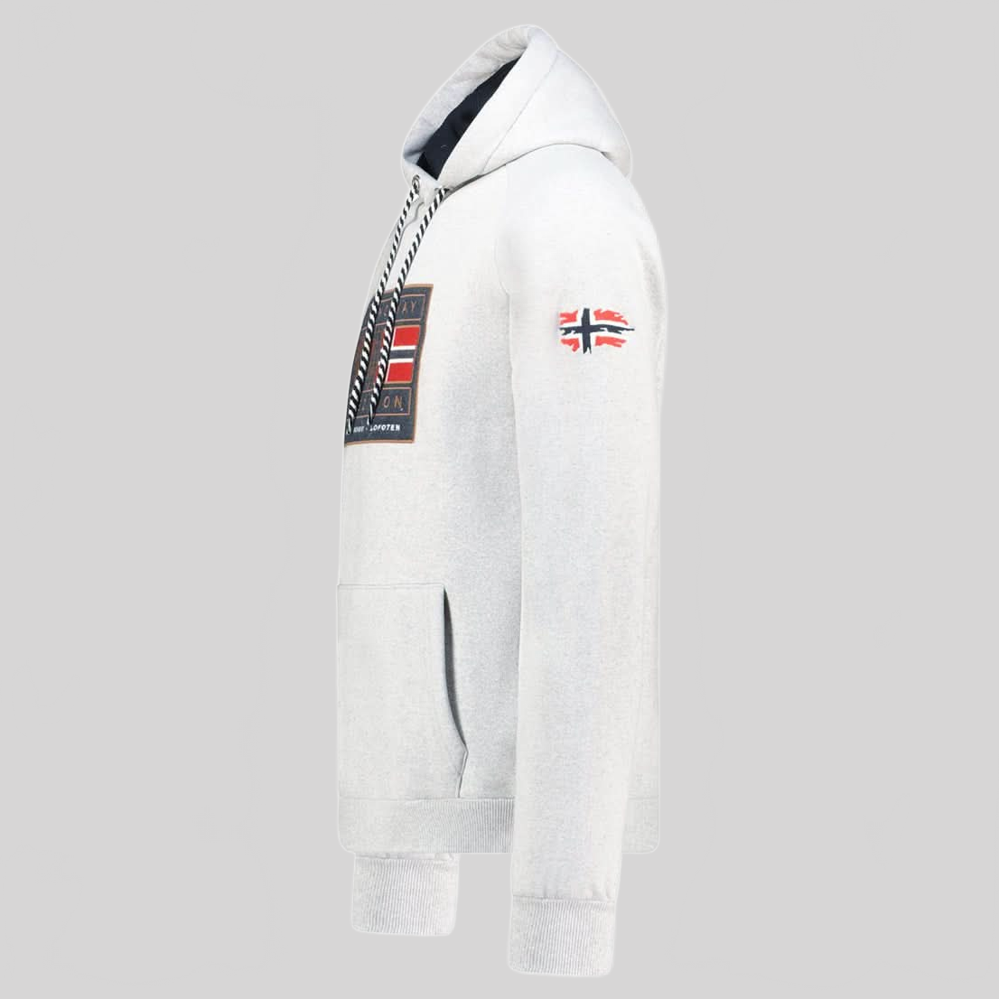 Geographical Norway Gofoten - Herren-Sweatshirt mit Kapuze mit Flagge und Kängurutasche - Geographical Norway GOFOTEN_MEN_GRIS_CLAIR_S_SDB-GOFOTEN_MEN_GRIS_CLAIR_M_SDB-GOFOTEN_MEN_GRIS_CLAIR_L_SDB-.GOFOTEN_MEN_HELLGRAU_XL_SDB-GOFOTEN_MEN_HELLGRAU_XXL_SDB-GOFOTEN_MEN_HELLGRAU_3XL_SDB-GOFOTEN_MEN_MARINE_S_SDB-GOFOTEN_MEN_MARINE_M_SDB-GOFOTEN_MEN_MARINE_L_SDB-GOFOTEN_MEN_MARINE_XL_SDB