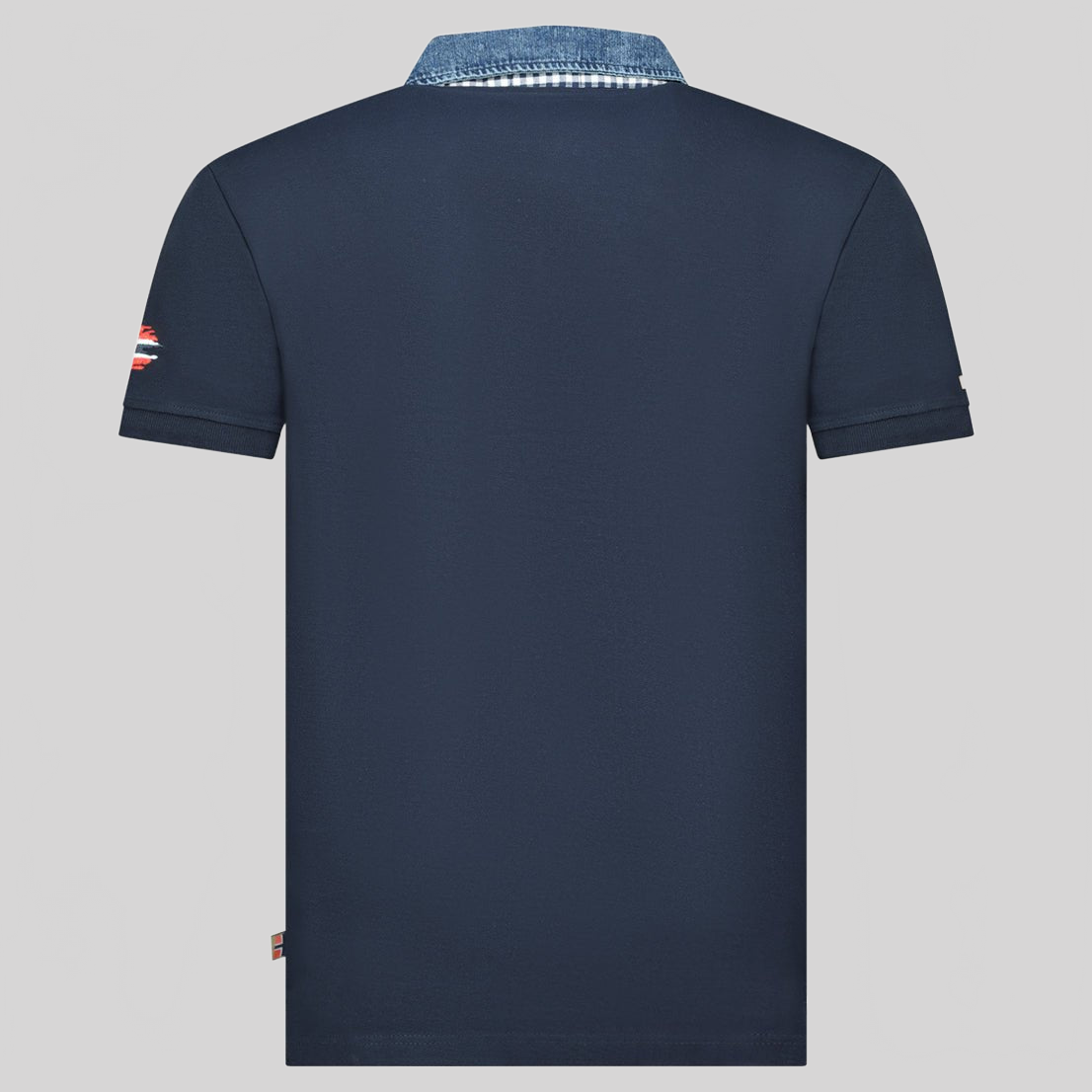 Geographical Norway Kerwin Homme - Polo avec poche, imprimés et détails drapeaux - Geographical Norway KERWIN_MEN_BLANC_CASSE_S_SDB-KERWIN_MEN_NOIR_S_SDB-KERWIN_MEN_MARINE_S_SDB-KERWIN_MEN_GRIS_CLAIR_S_SDB-KERWIN_MEN_BLANC_CASSE_M_SDB-KERWIN_MEN_MARINE_M_SDB-KERWIN_MEN_GRIS_CLAIR_M_SDB-KERWIN_MEN_NOIR_M_SDB-KERWIN_MEN_BLANC_CASSE_L_SDB-KERWIN_MEN_GRIS_CLAIR_L_SDB