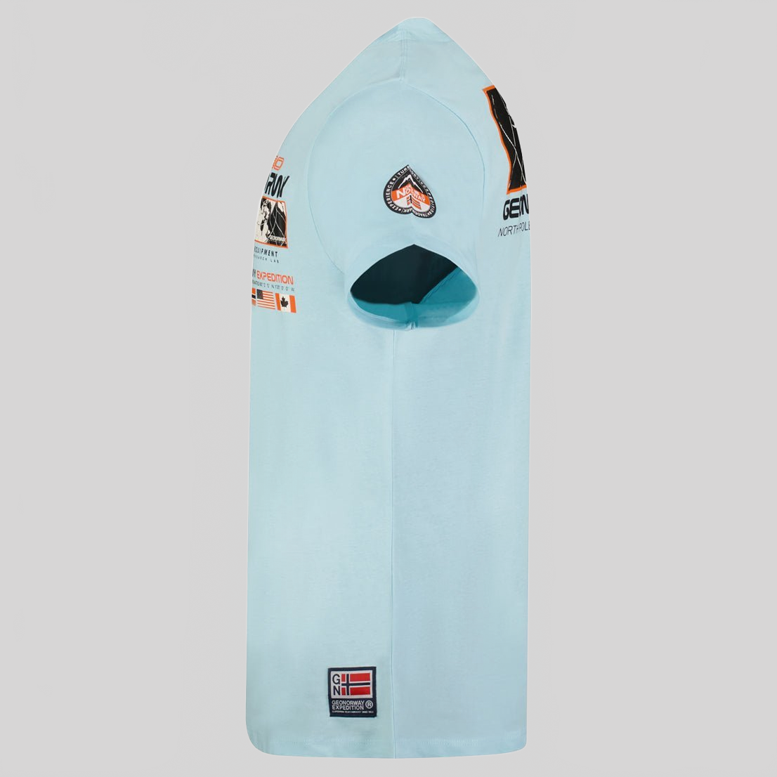 Geographical Norway JHOLME - T-Shirt Homme Manches Courtes avec Drapeau - Geographical Norway JHOLME_MEN_BLEU_CIEL_S_SDB-JHOLME_MEN_BLANC_S_SDB-JHOLME_MEN_BLEU_CIEL_M_SDB-JHOLME_MEN_BLANC_M_SDB-JHOLME_MEN_BLEU_CIEL_L_SDB-JHOLME_MEN_BLANC_L_SDB-JHOLME_MEN_BLEU_CIEL_XL_SDB-JHOLME_MEN_BLANC_XL_SDB-JHOLME_MEN_BLEU_CIEL_XXL_SDB-JHOLME_MEN_BLANC_XXL_SDB