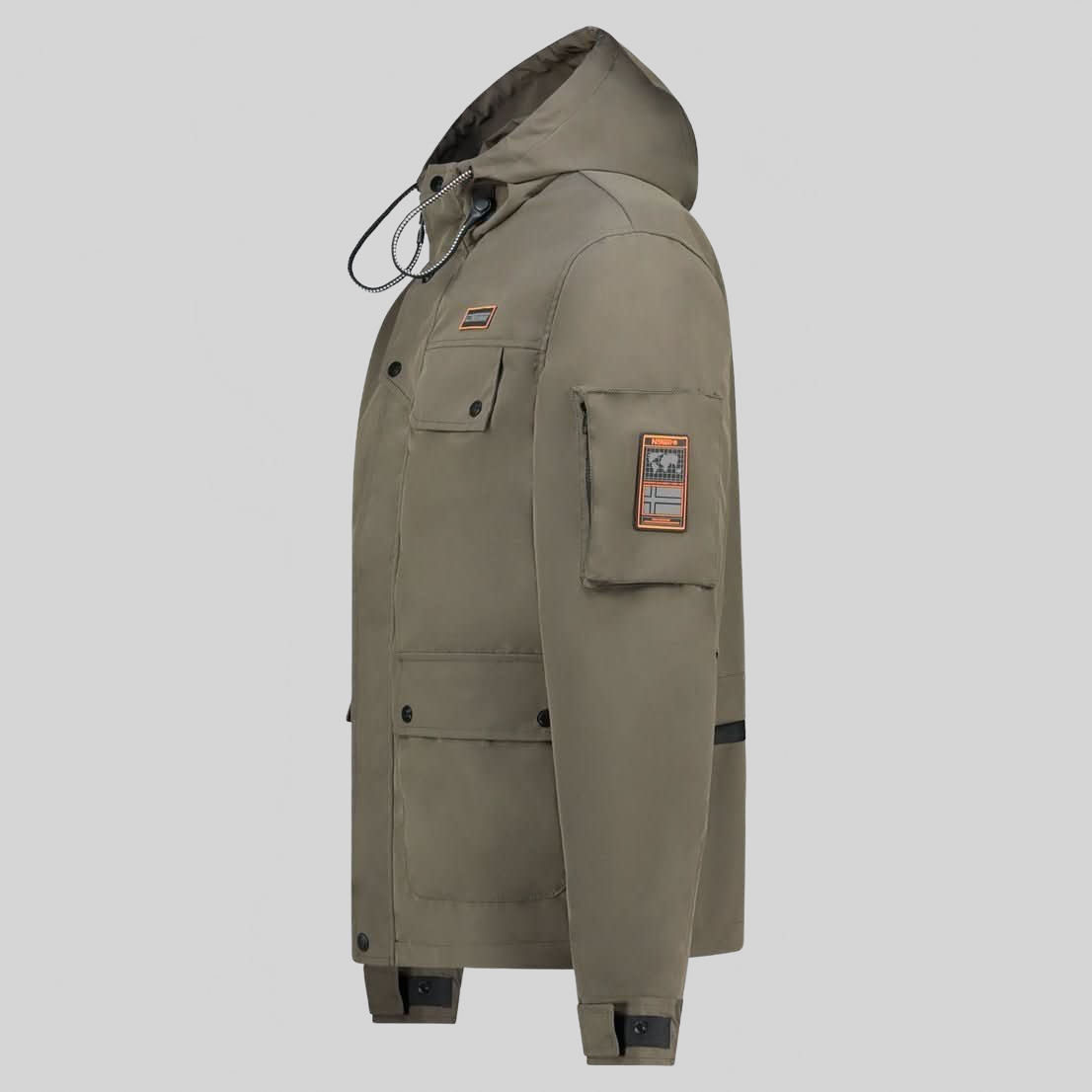 Geographical Norway BAKIROU Homme - Spring Jacket avec Capuche - Geographical Norway BAKIROU_MEN_KAKI_S_SDB-BAKIROU_MEN_KAKI_M_SDB-BAKIROU_MEN_KAKI_L_SDB-BAKIROU_MEN_KAKI_XL_SDB-BAKIROU_MEN_KAKI_XXL_SDB-BAKIROU_MEN_KAKI_3XL_SDB-BAKIROU_MEN_NOIR_S_SDB-BAKIROU_MEN_NOIR_M_SDB-BAKIROU_MEN_NOIR_L_SDB-BAKIROU_MEN_NOIR_XL_SDB